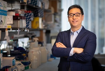 Dr. Jaehyuk Choi, an associate professor of dermatology and of biochemistry and molecular genetics at Northwestern University Feinberg School of Medicine